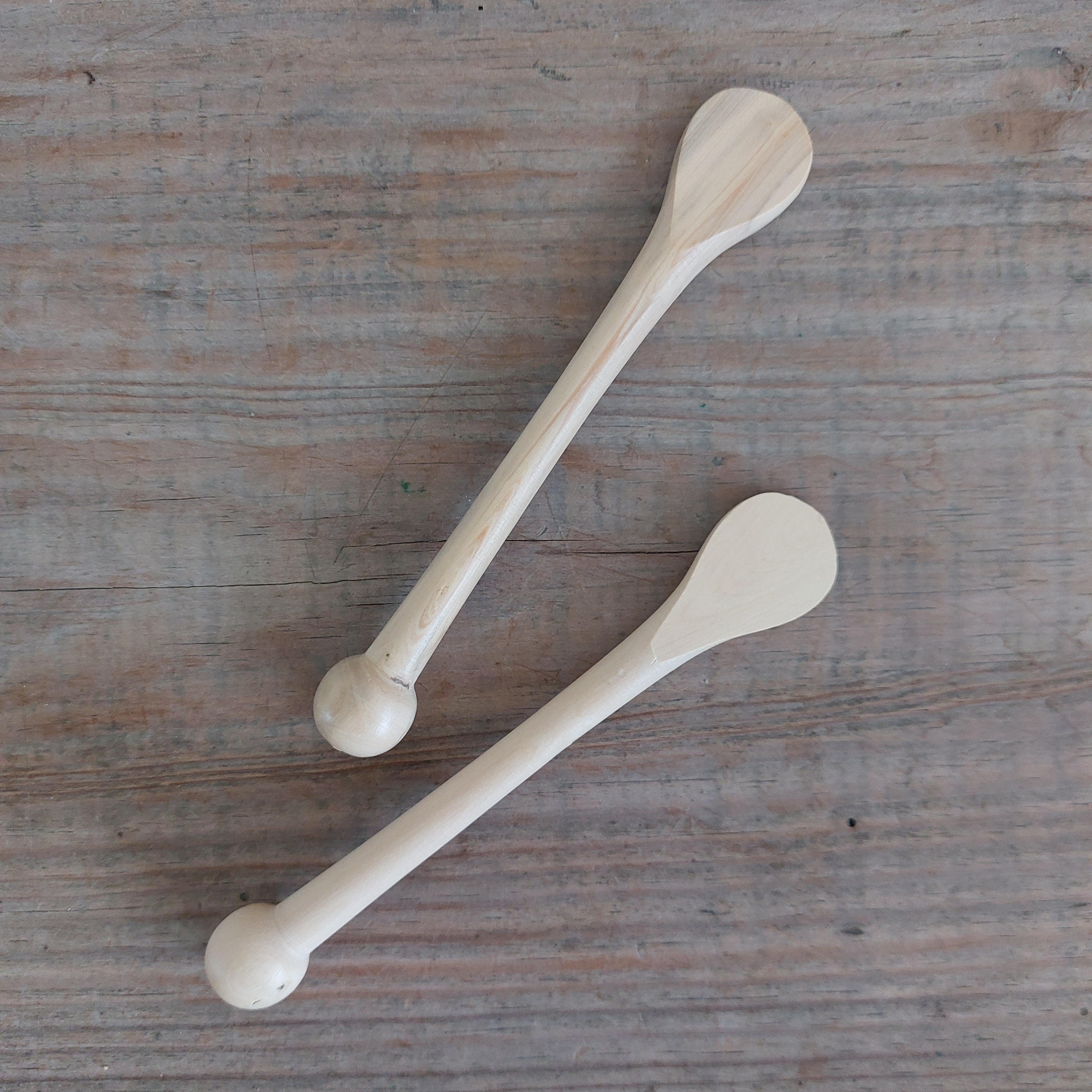 Boxwood Mustard Scoop