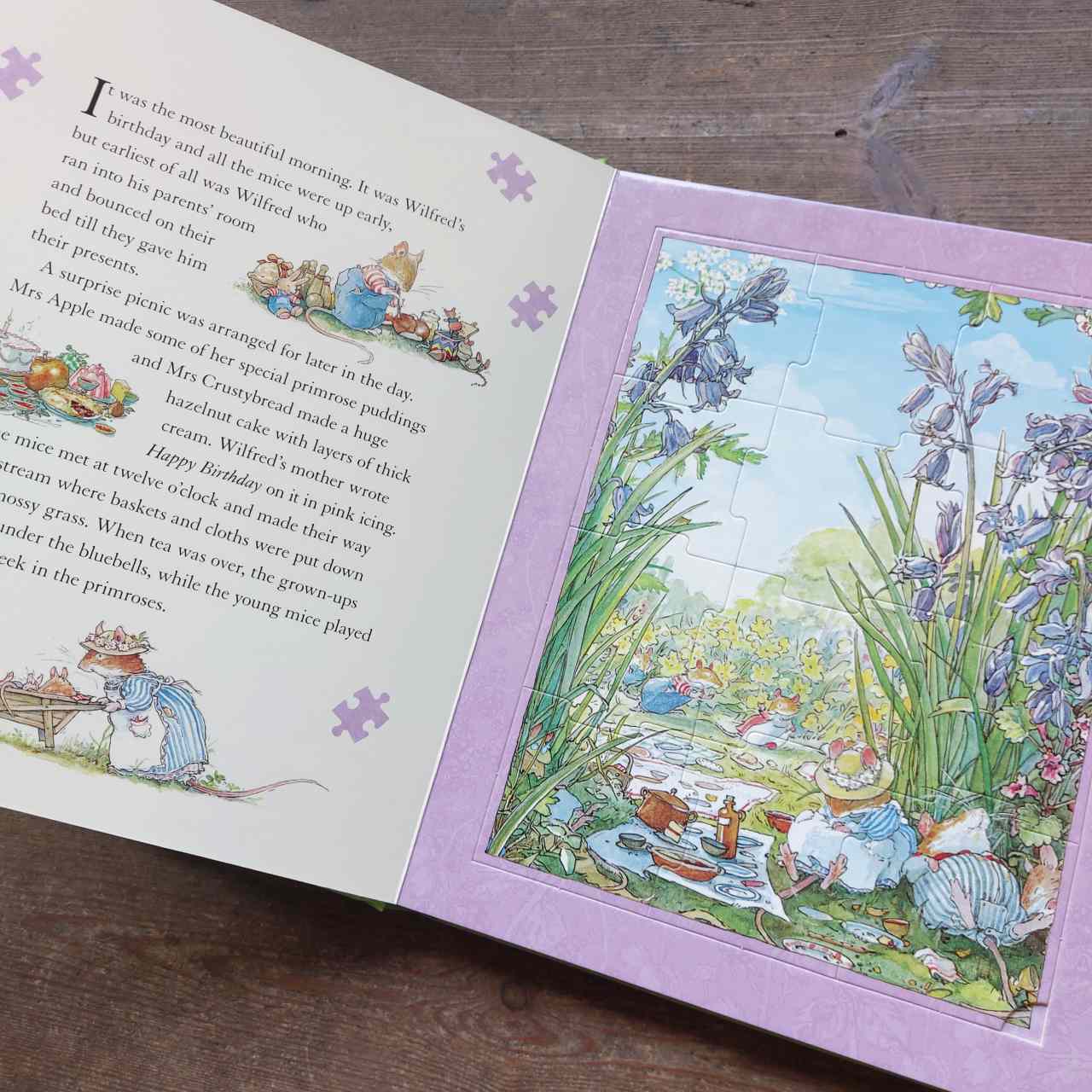 The Brambly Hedge Jigsaw Book