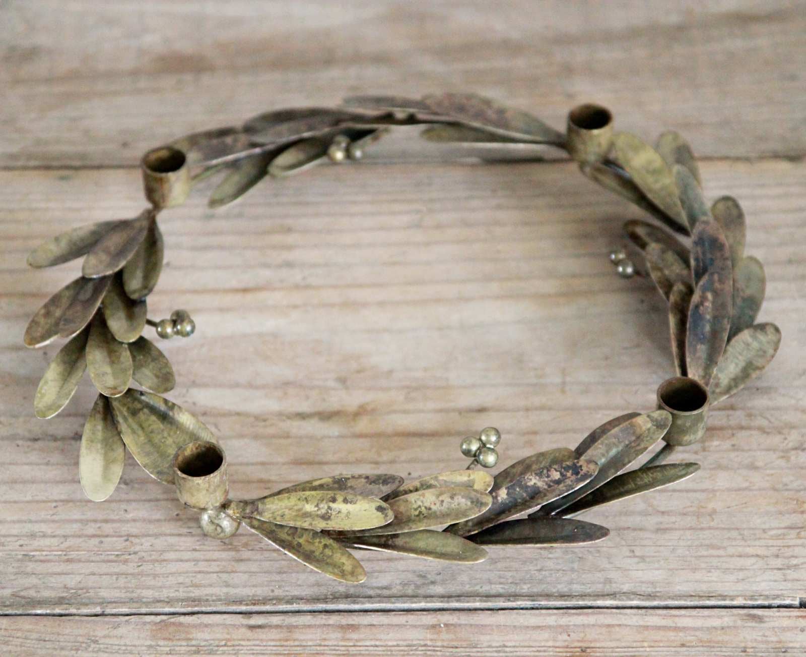 Olive Branch Candle Ring - Antique Gold