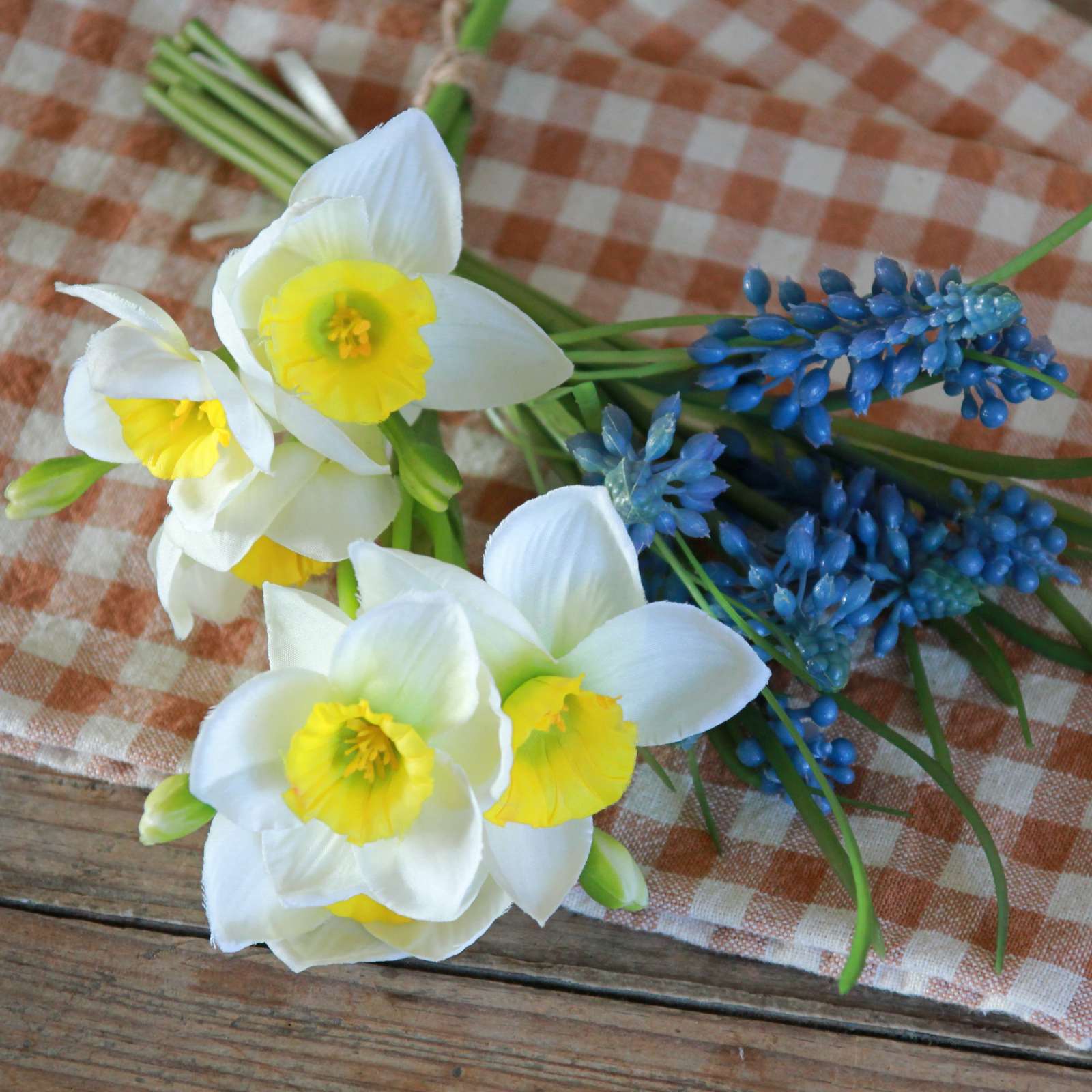 Silk Flowers - Bunch of Daffodils and Muscari