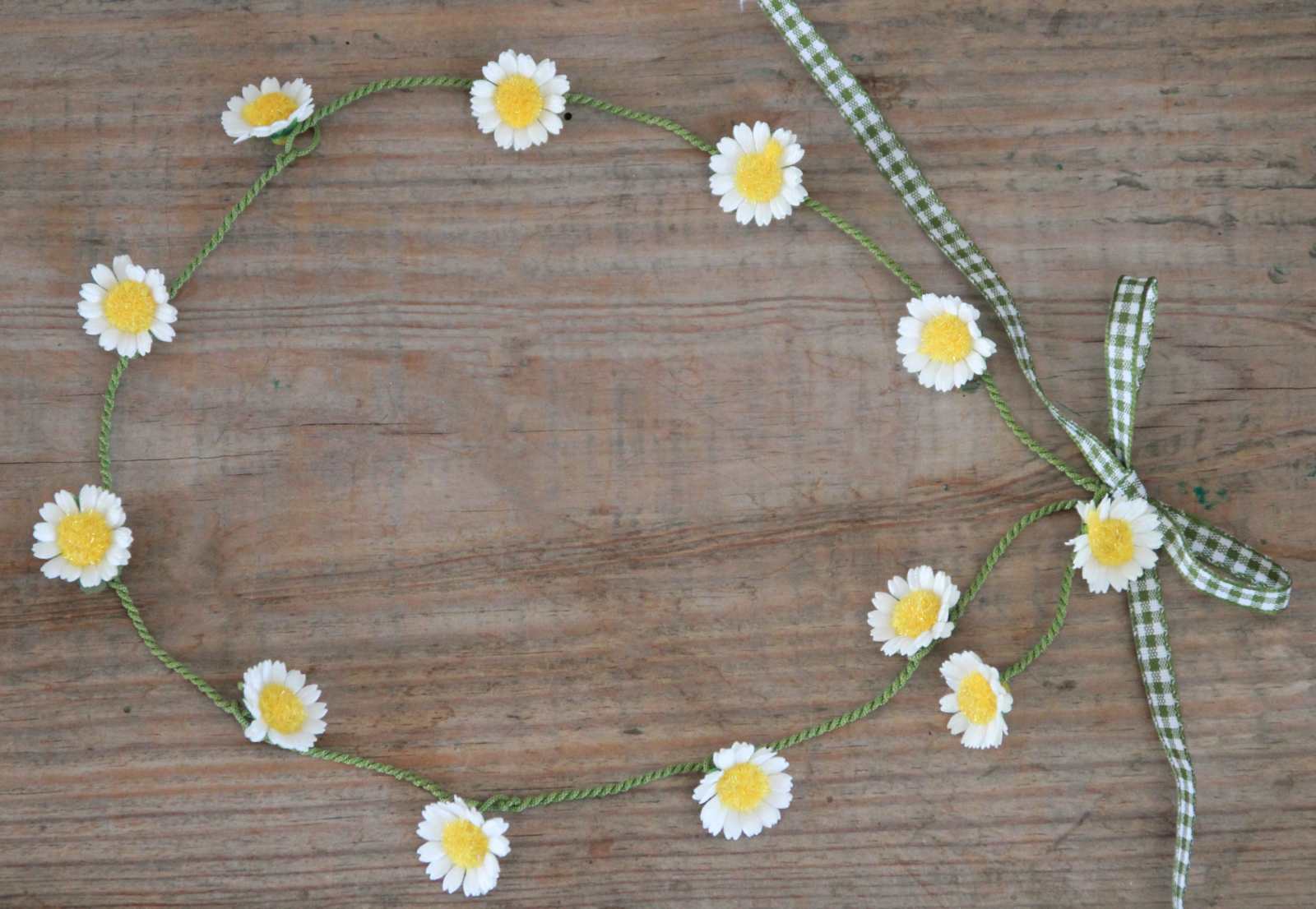 Silk Daisy Chain