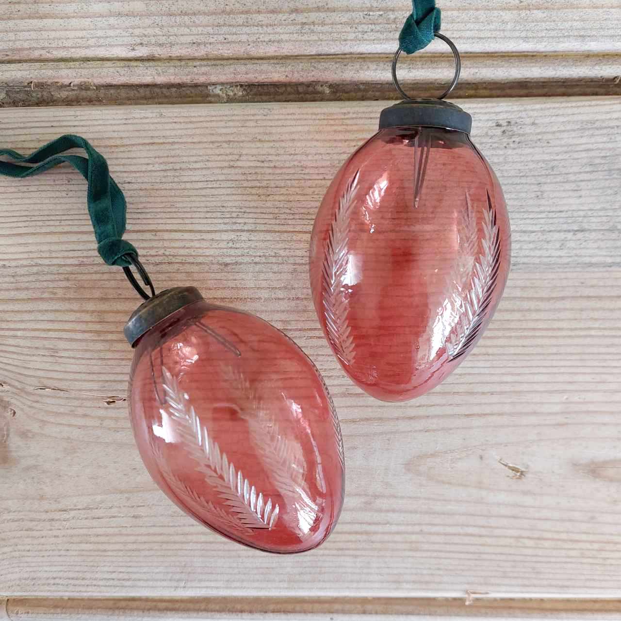 Etched Glass Bauble - Rose