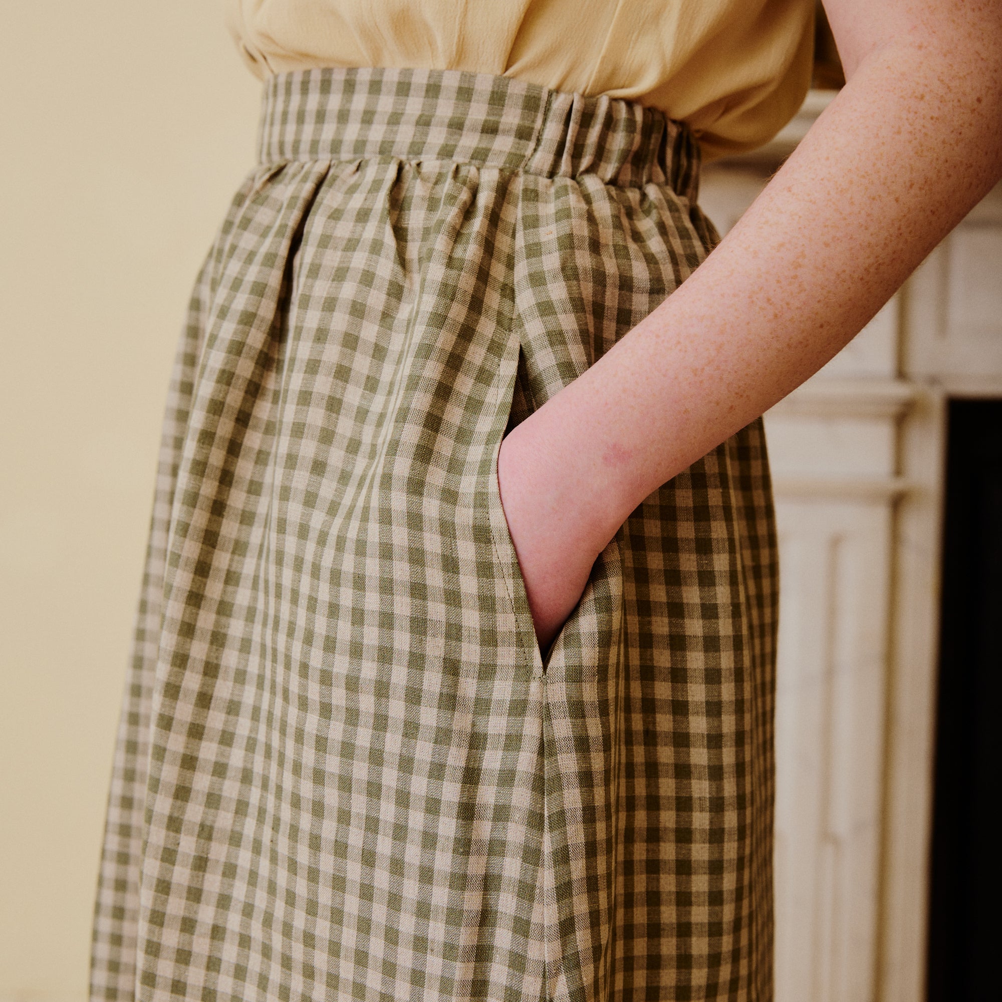 Side pockets linen skirt