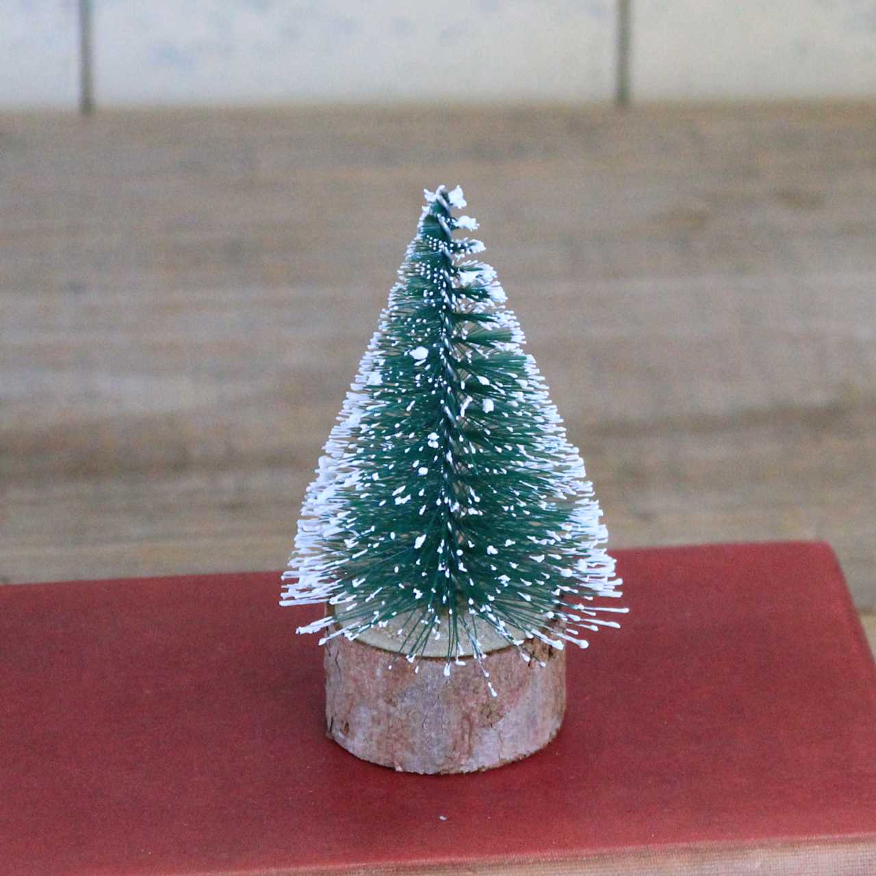 Snowy Christmas Tree Decoration