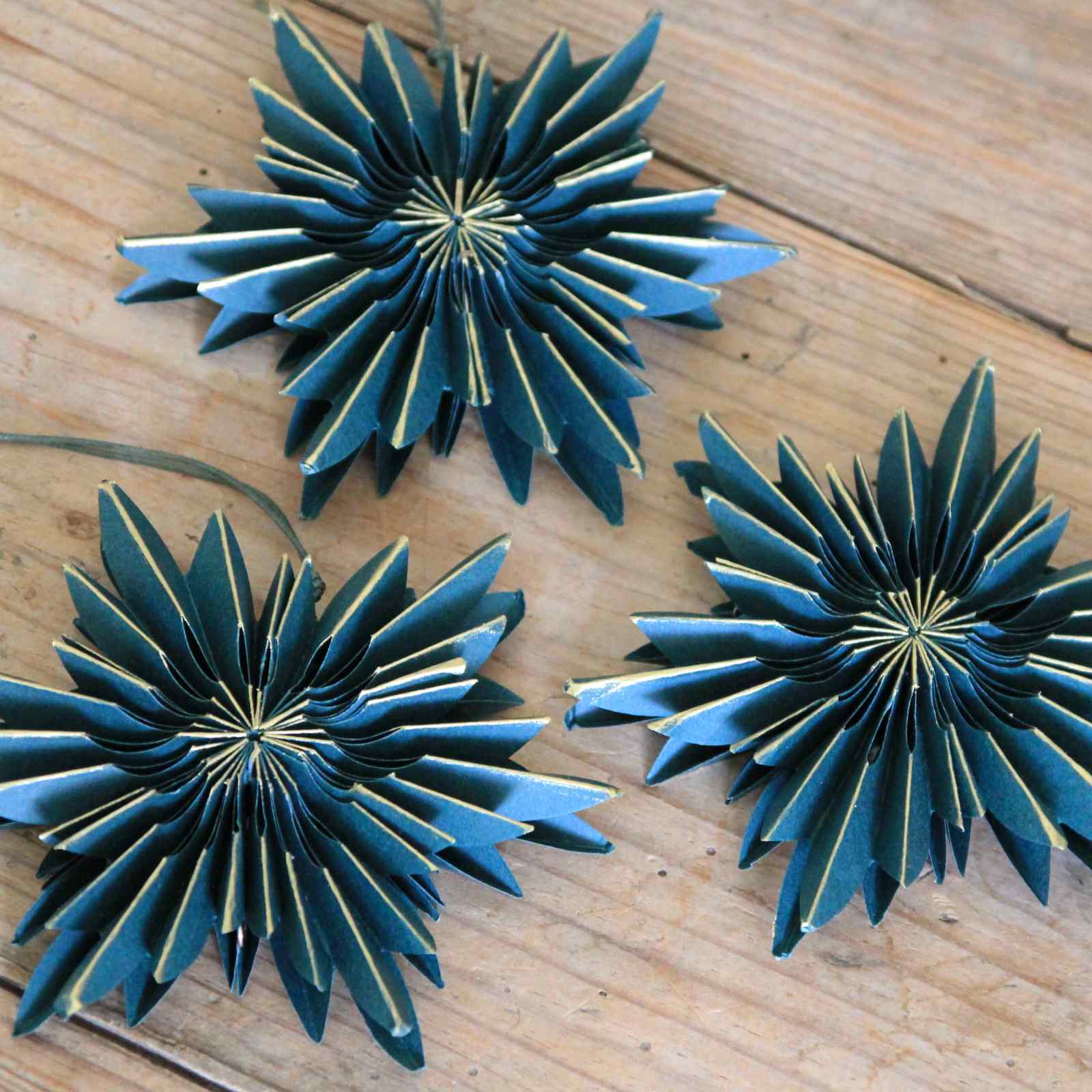 Green Paper Snowflakes - Box of 3