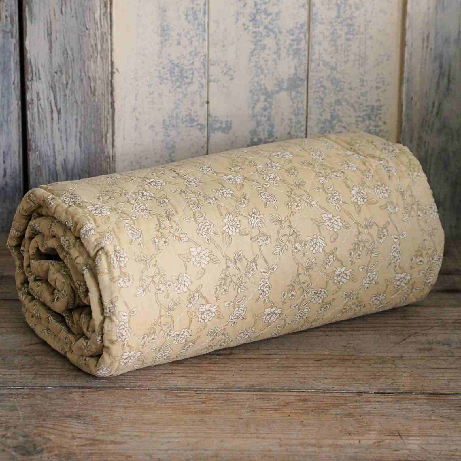 Quilted Bedspread - Faded Ochre Floral