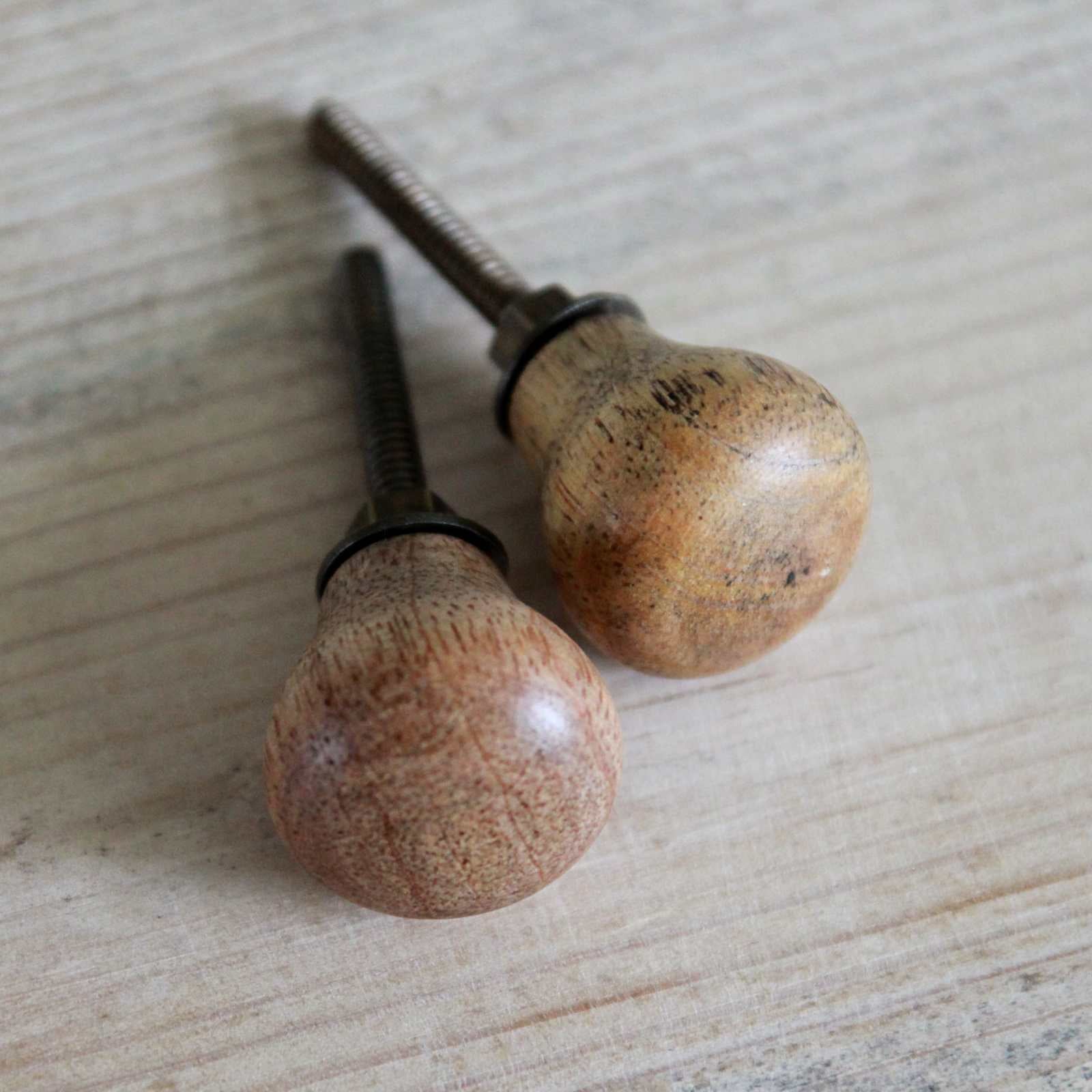 Small Mango Wood Knob