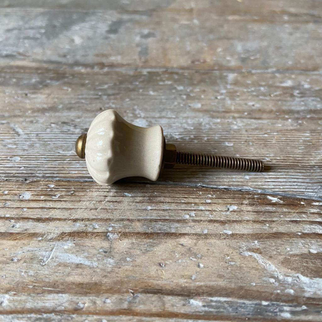 Small Cream Ribbed Door Knob - Homeware Store