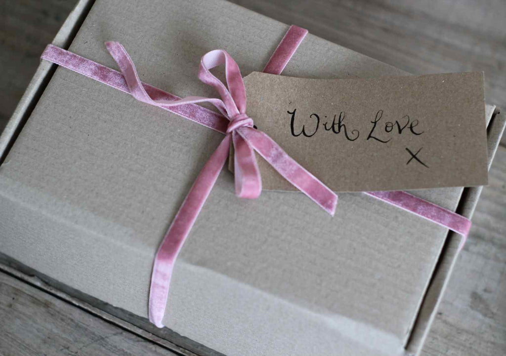 Gift Boxes for Women - Wild Flower Posy with gift tag