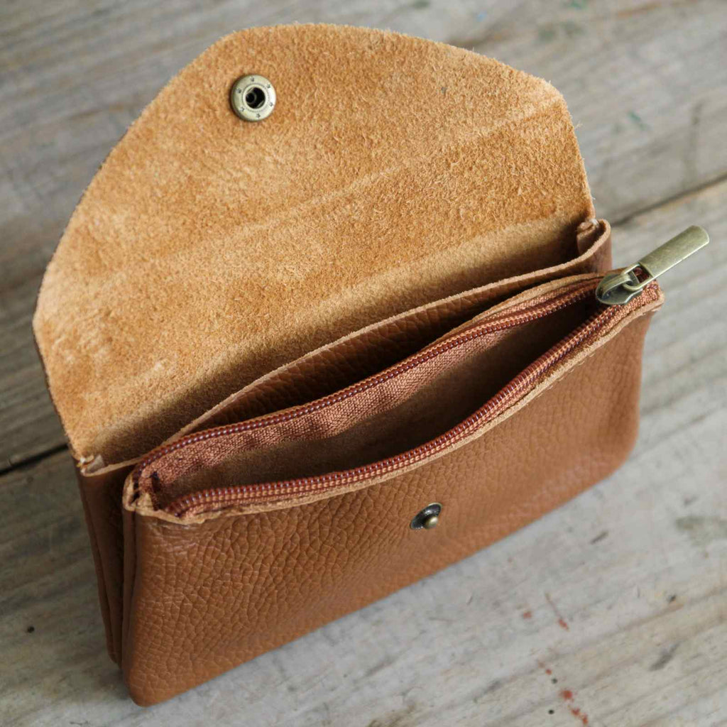 Leather purse made from 100% leather, zip compartment 