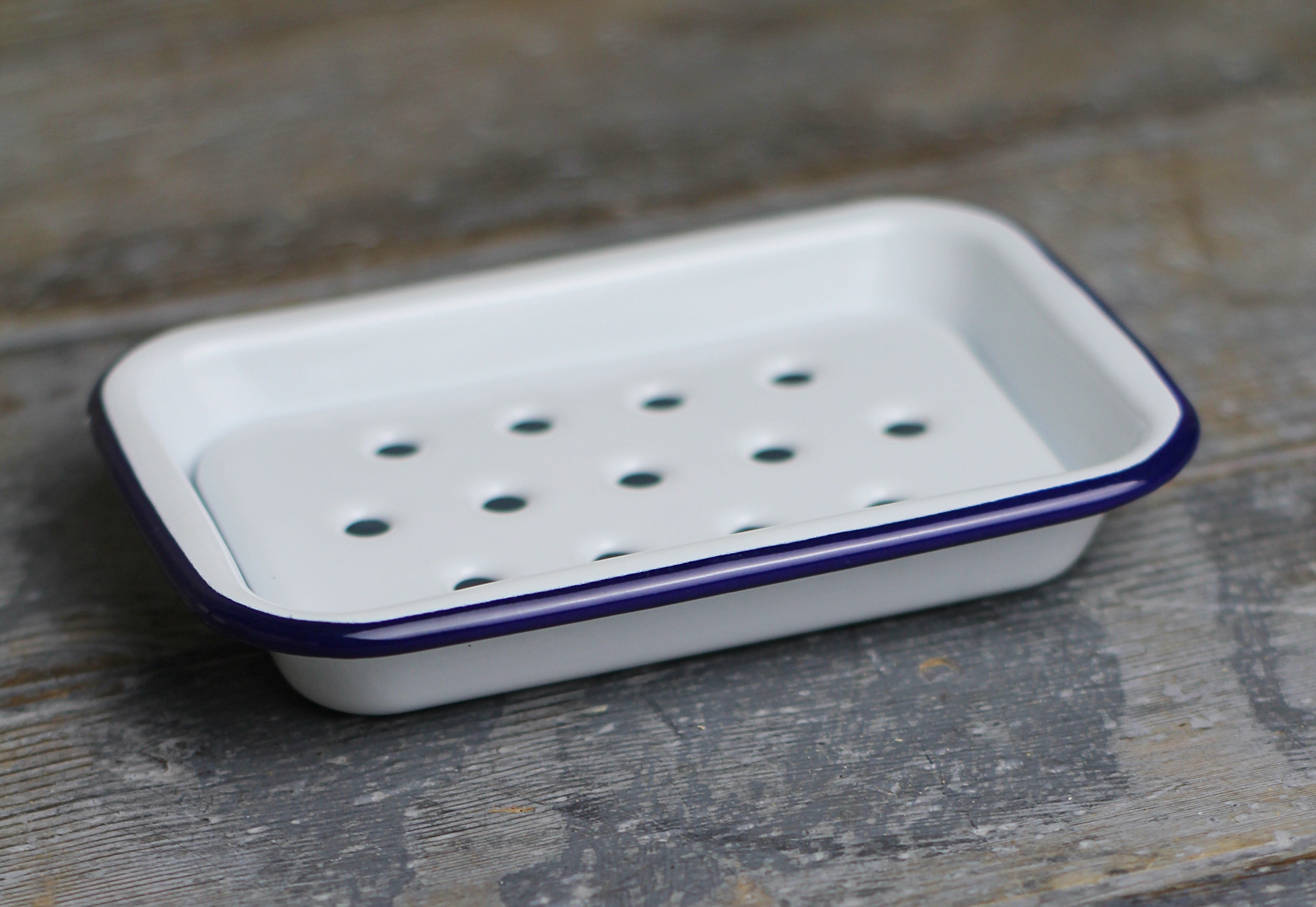White enamel soap dish | Homeware Store