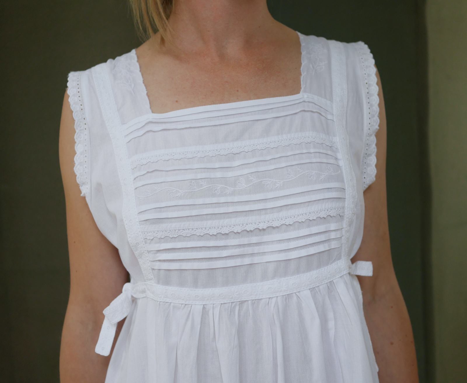 Sleeveless Cotton Nightdress - White