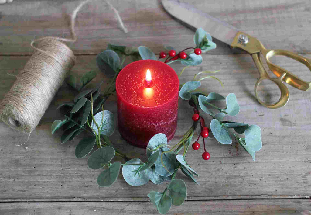 candle holder ring with winter berries and leaves 