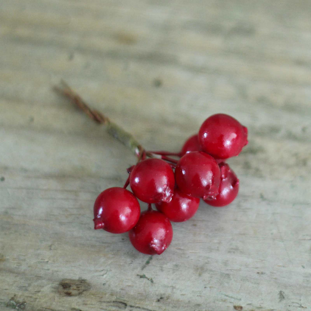 Red berry Spray - Small red berries ideal for decoration a Christmas wreath or Christmas cake