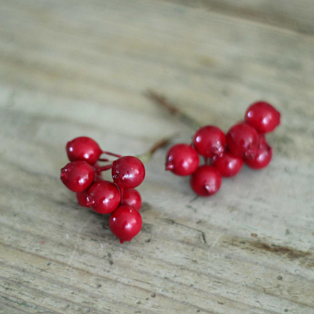 Christmas berries - Red berry Spray - Small red berries ideal for decoration a Christmas wreath or Christmas cake