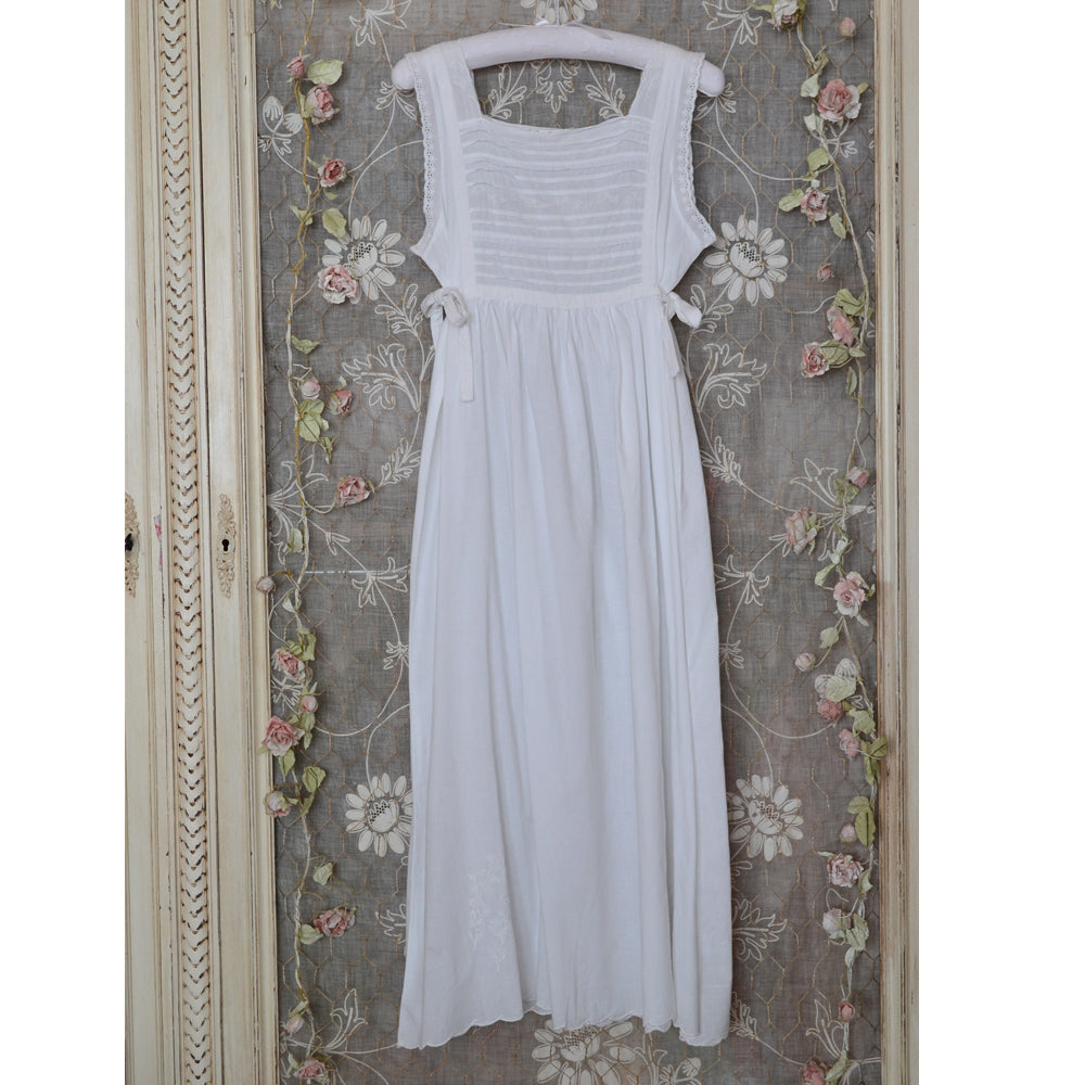 Sleeveless Cotton Nightdress - White