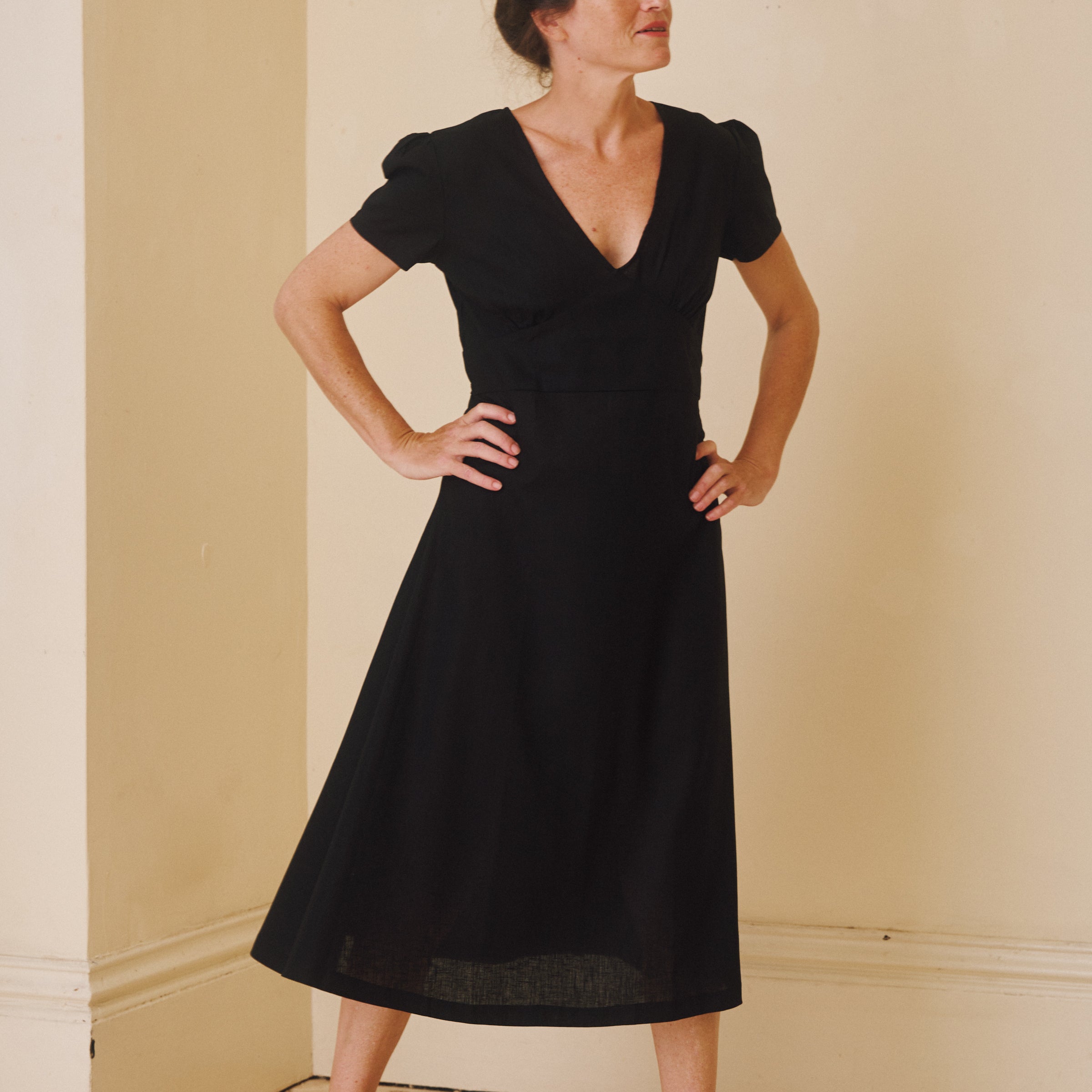 Linen V-Neck Midi Dress - Black