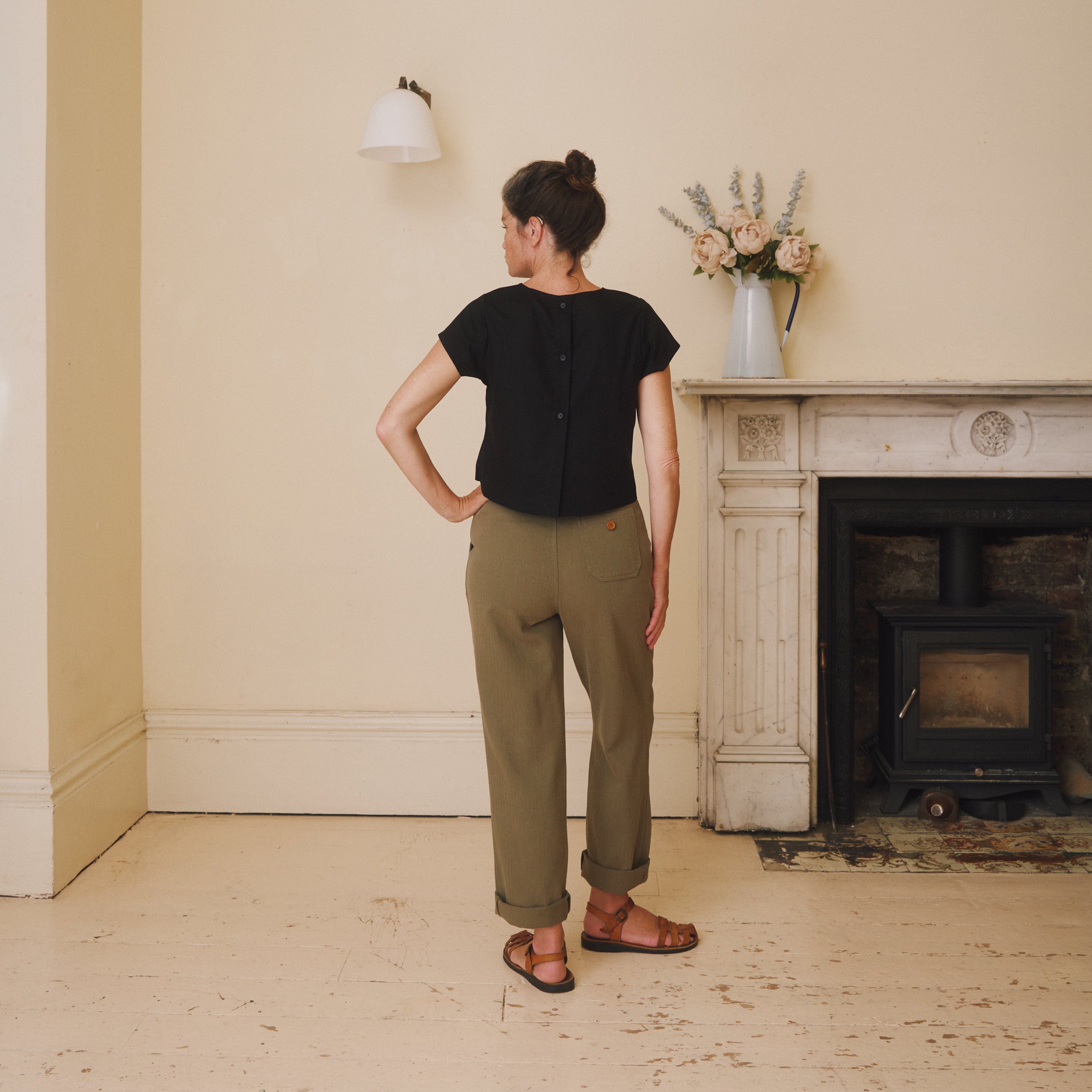 Cropped Linen Button Back Top - Black