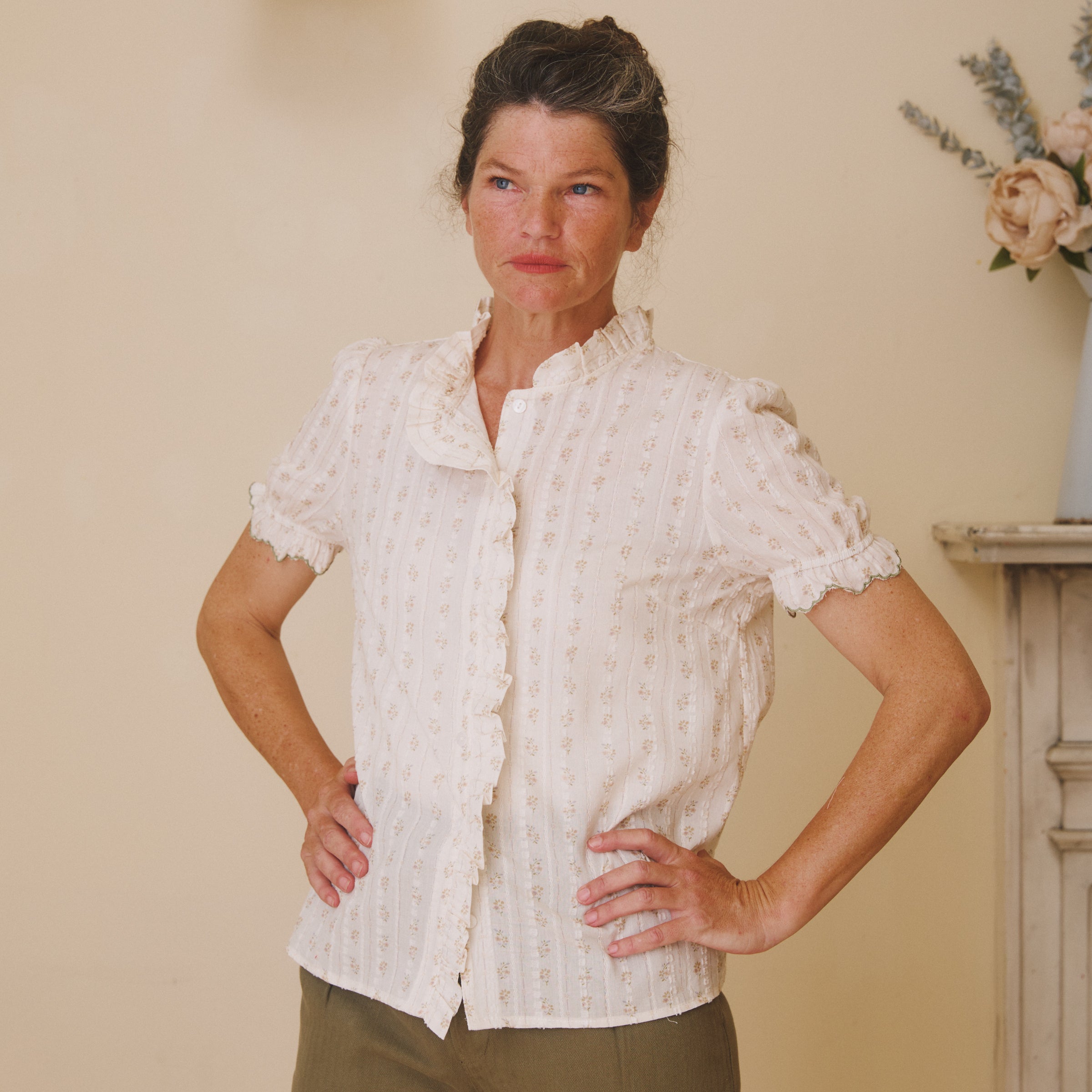 Bella Blouse - Short Sleeve Floral