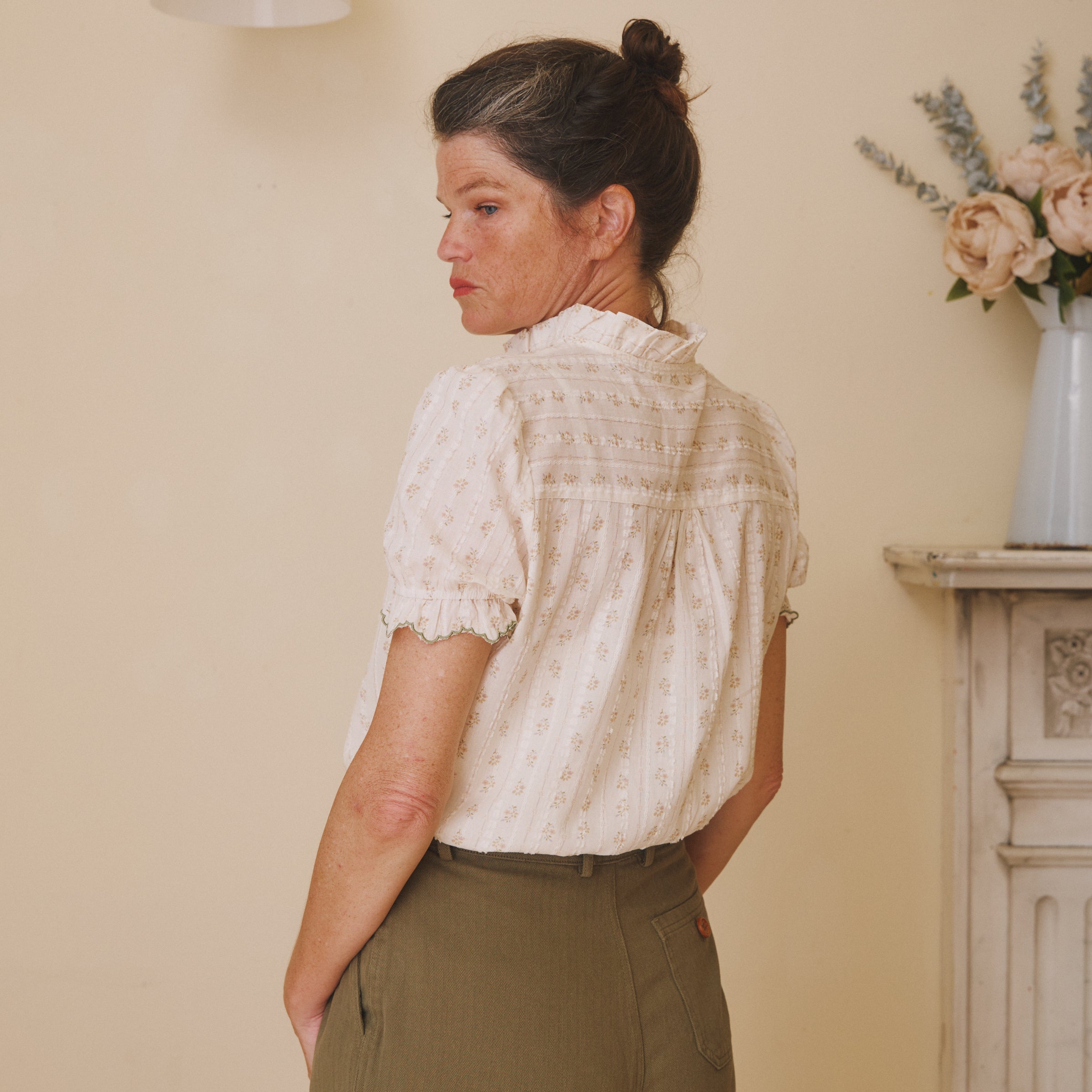 Bella Blouse - Short Sleeve Floral
