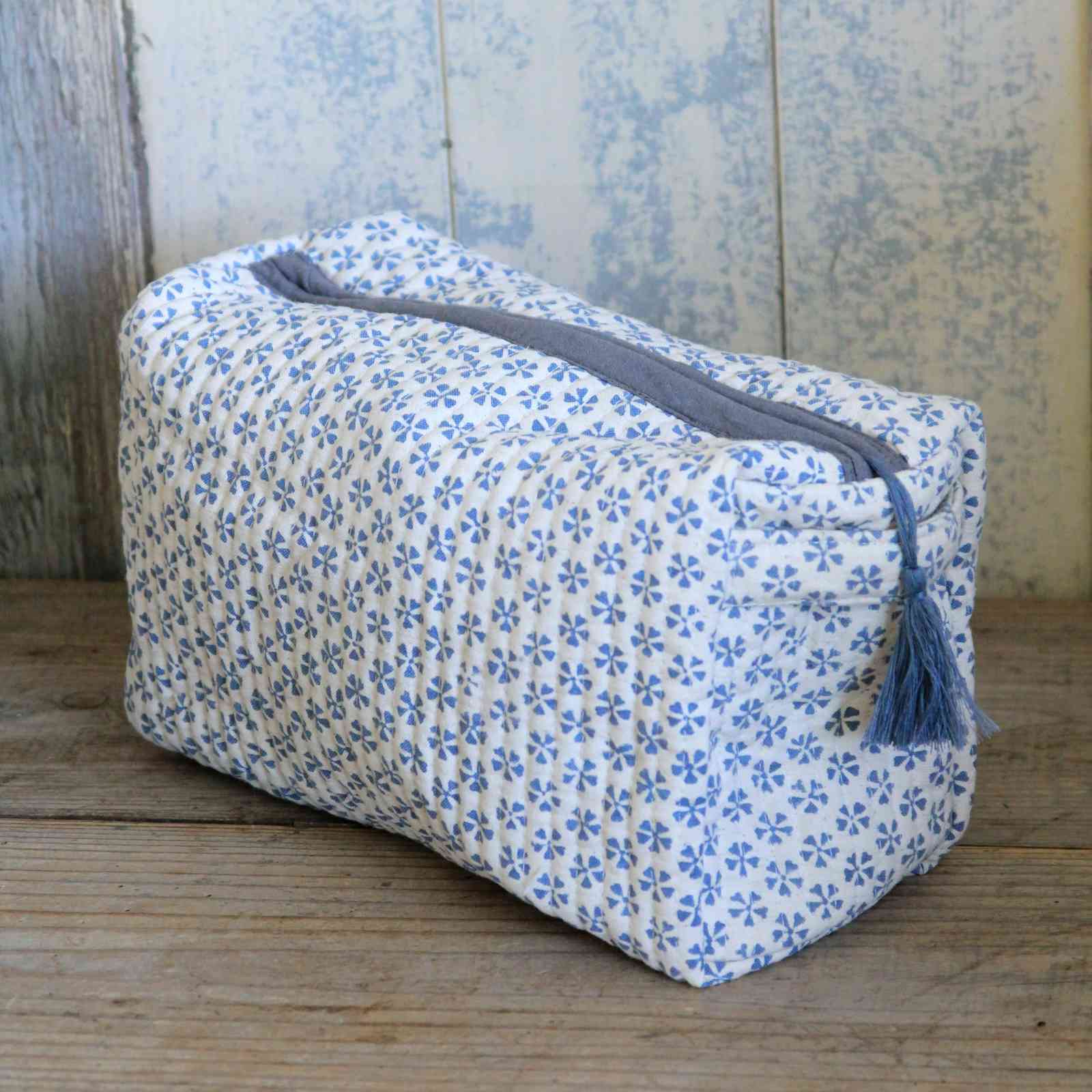 Cornflower Floral Quilted Wash Bag Large