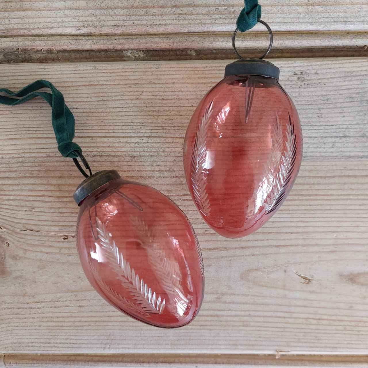 Etched Glass Bauble - Rose