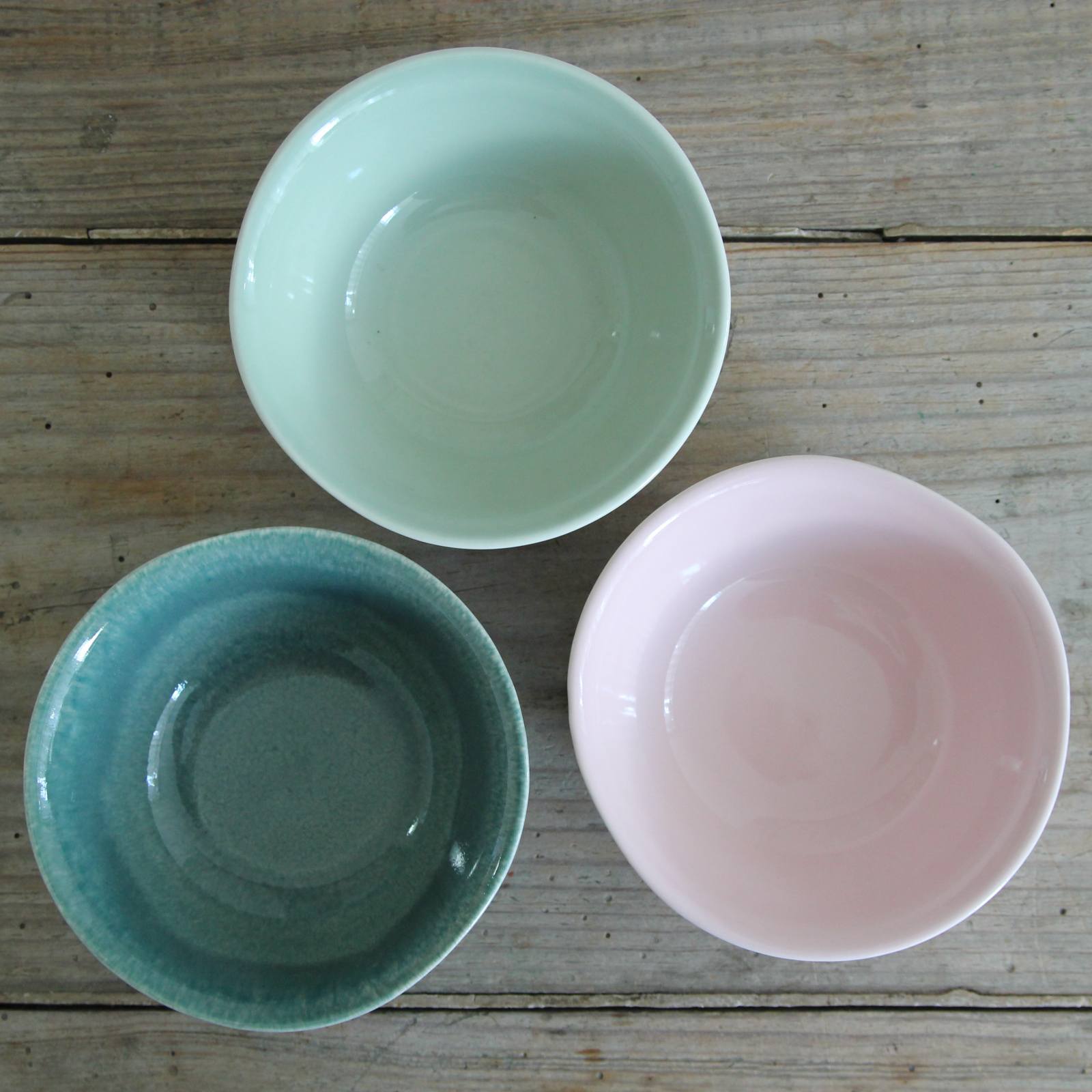 Nibble bowl. Small ceramic bowl, ideal for olives, nuts and dips