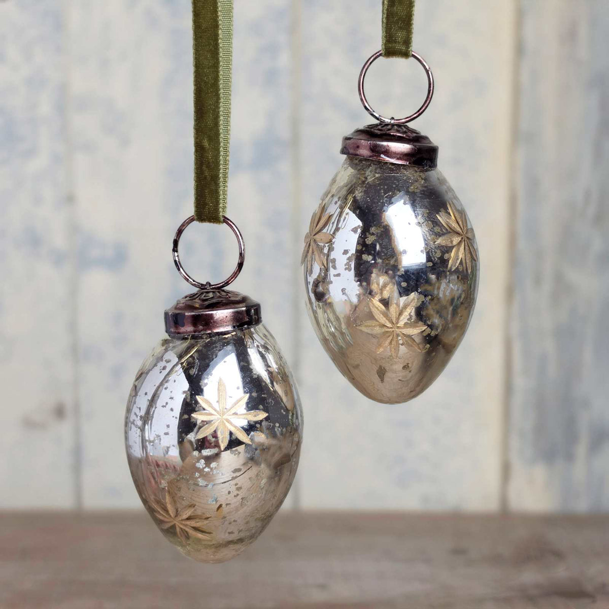 Oval Etched Glass Bauble - Silver