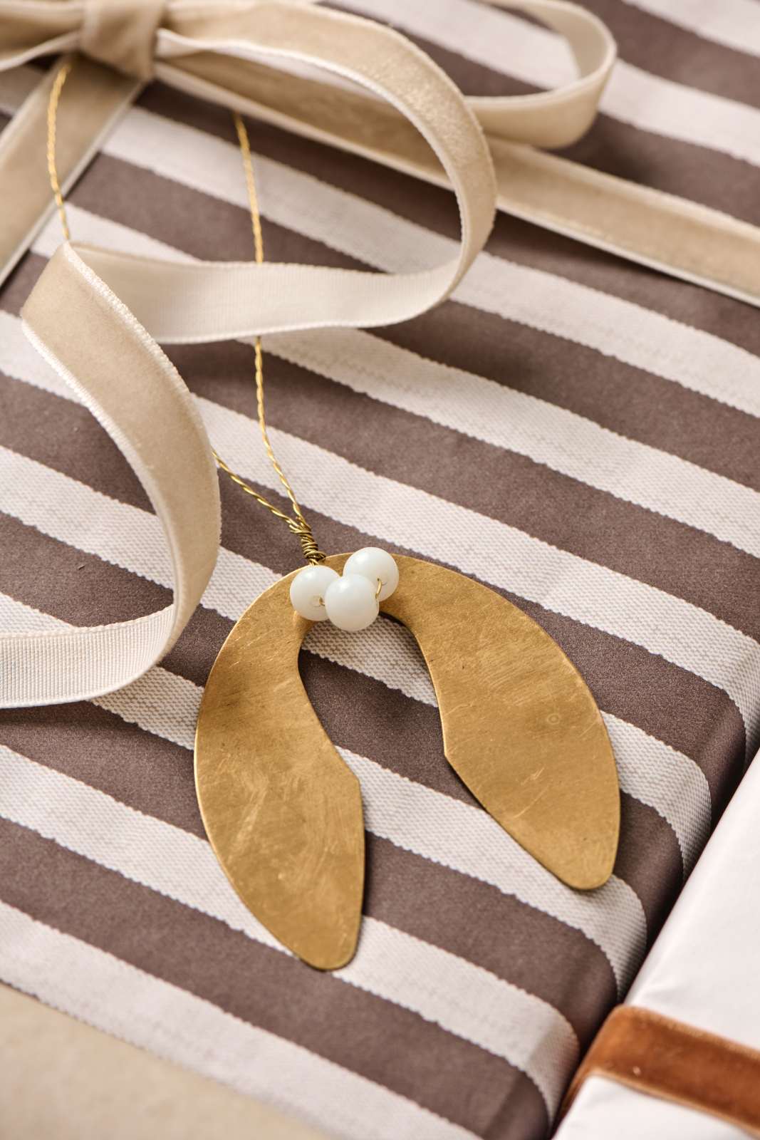 Single Brass Mistletoe with Beads