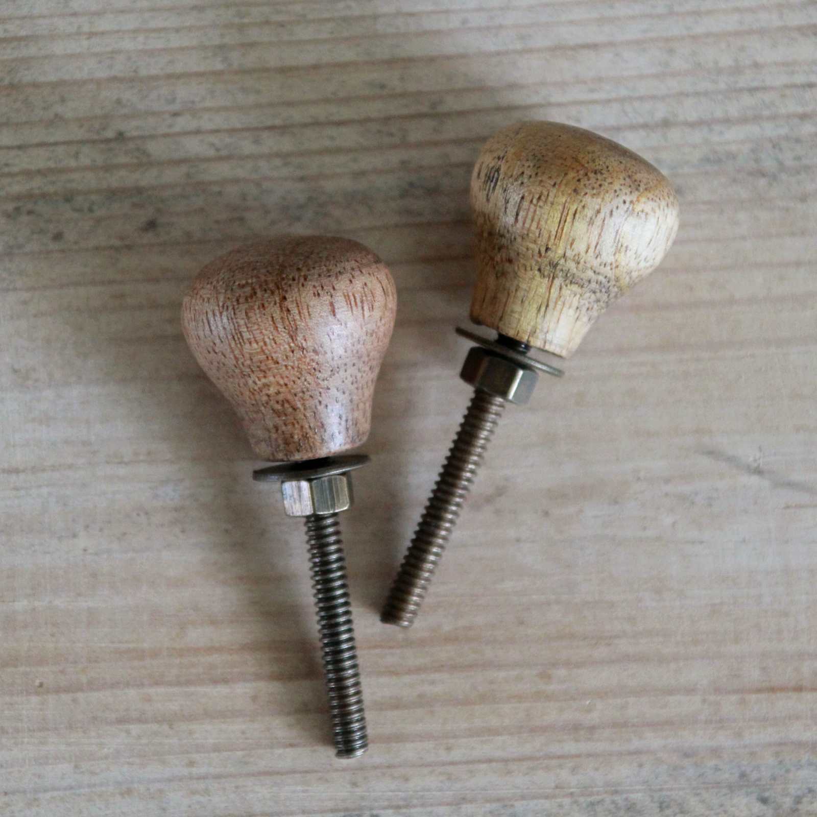 Small Wooden cabine Knob