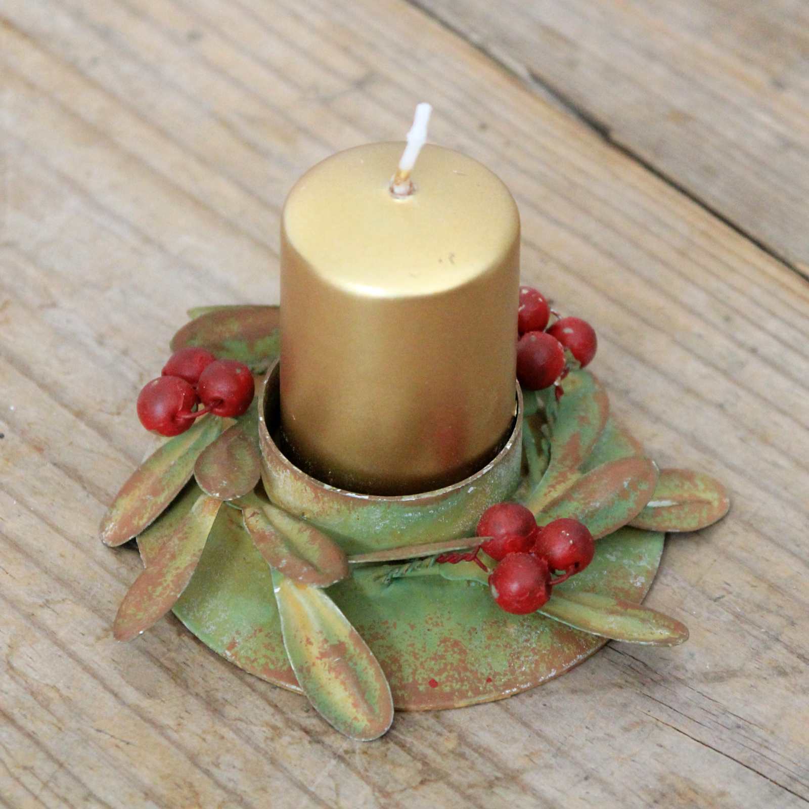 Red Berry Wreath Candle teal light holder