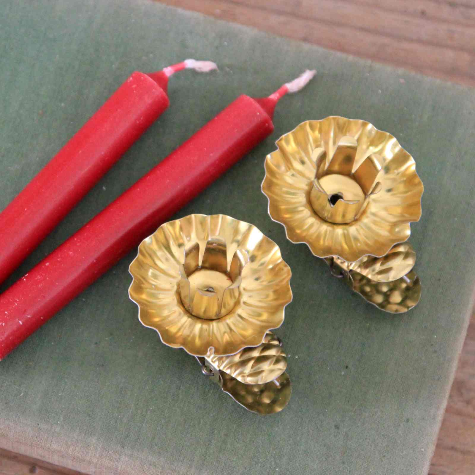 Traditional Gold Candle Tree Clip