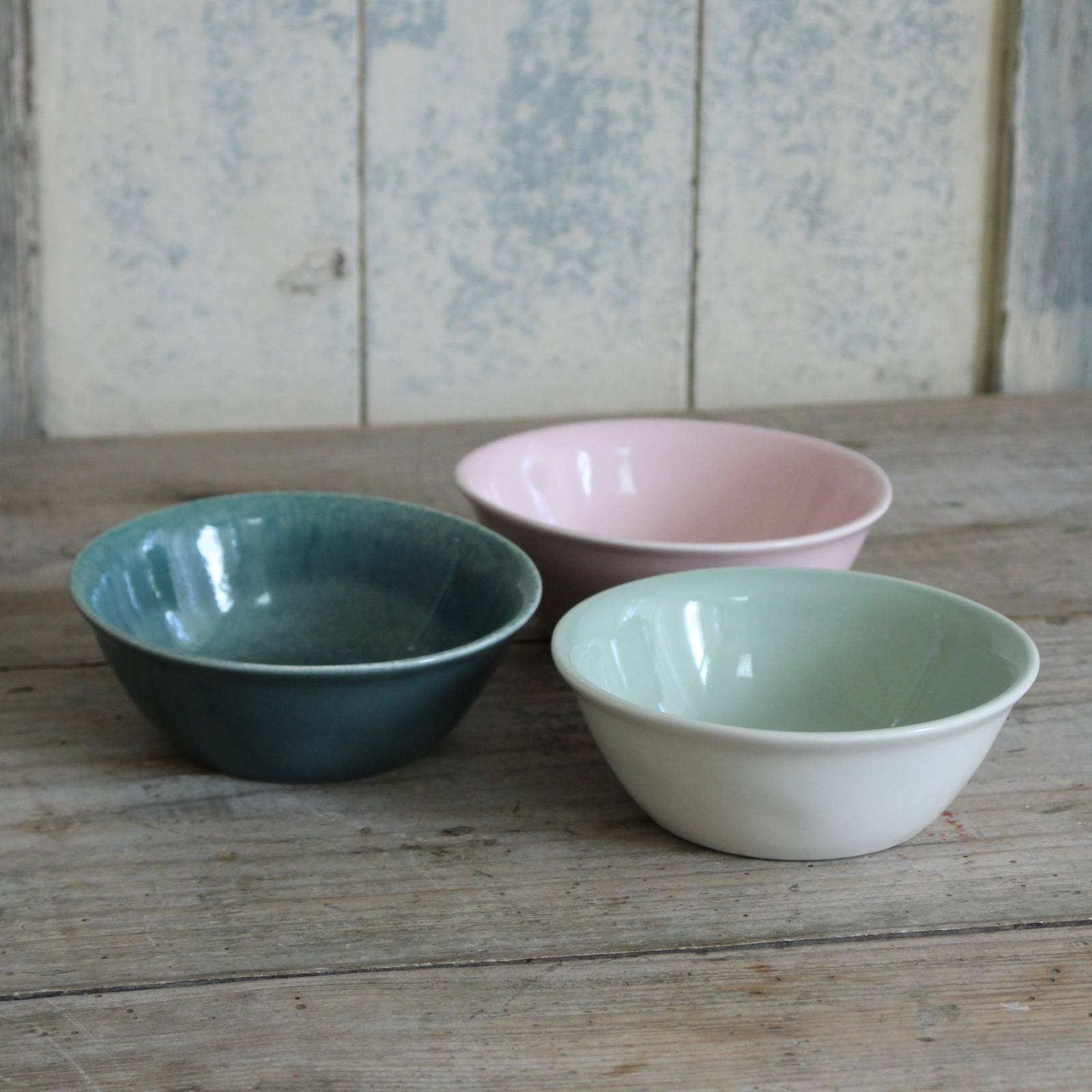 Nibble bowl. Small ceramic bowl, ideal for olives, nuts and dips
