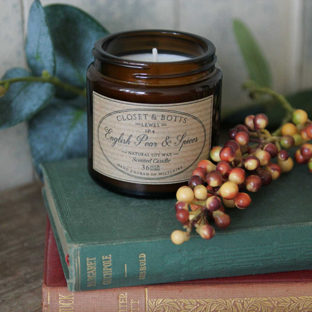 Soy wax scented candle, English Pear & Spices