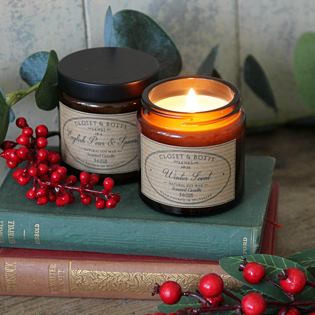 These scented candles in glass jars come in a variety of beautiful scents, including our Christmas candle 'Winter Scent'