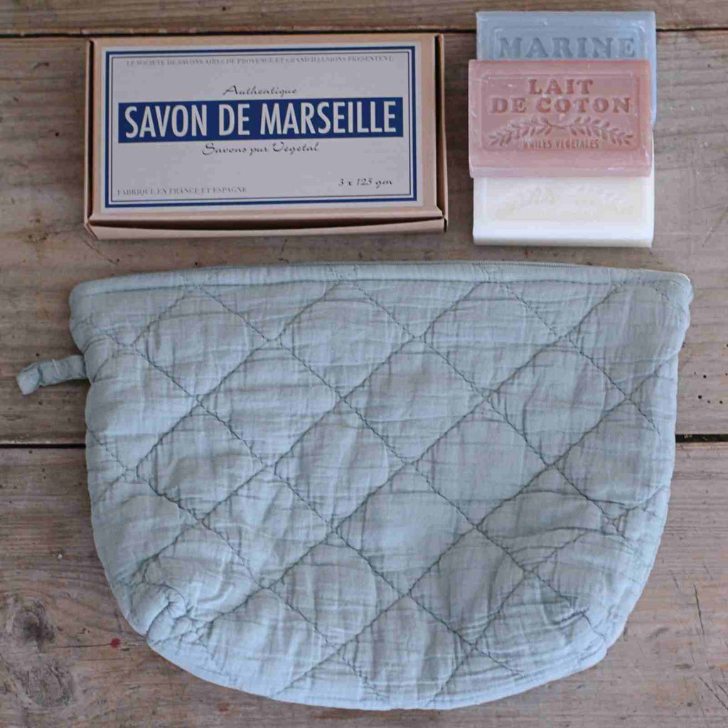 Gift box for women contents with savon de Marseille soap and womens wash bag