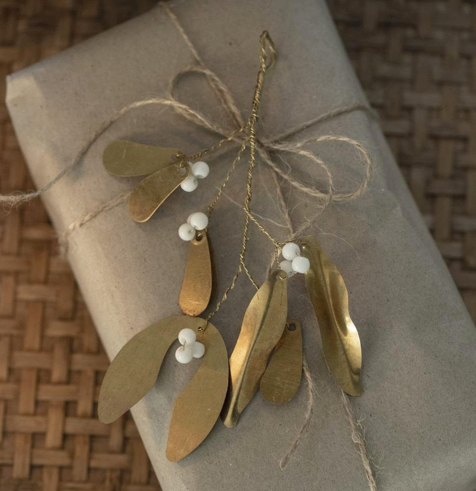 Small Gold Mistletoe & White Beads on gift