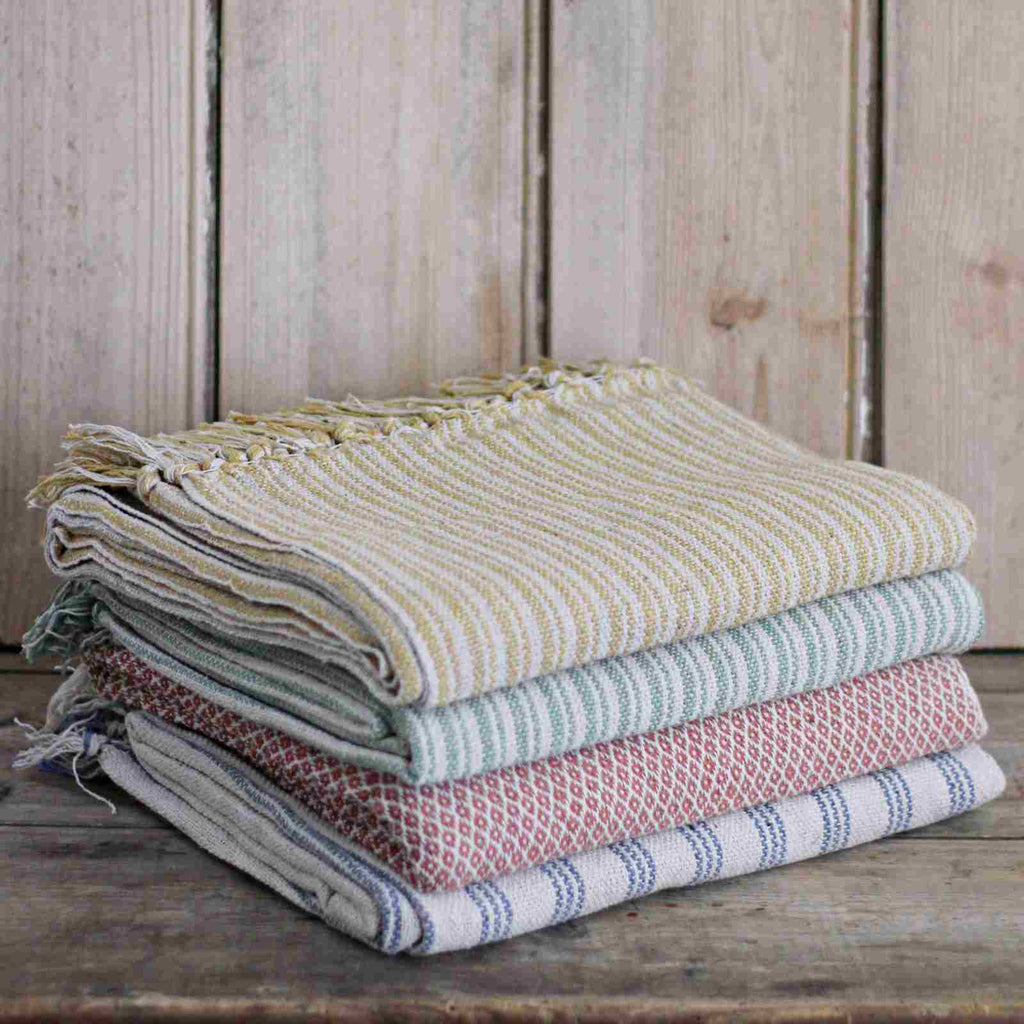 Throw blankets in different colours