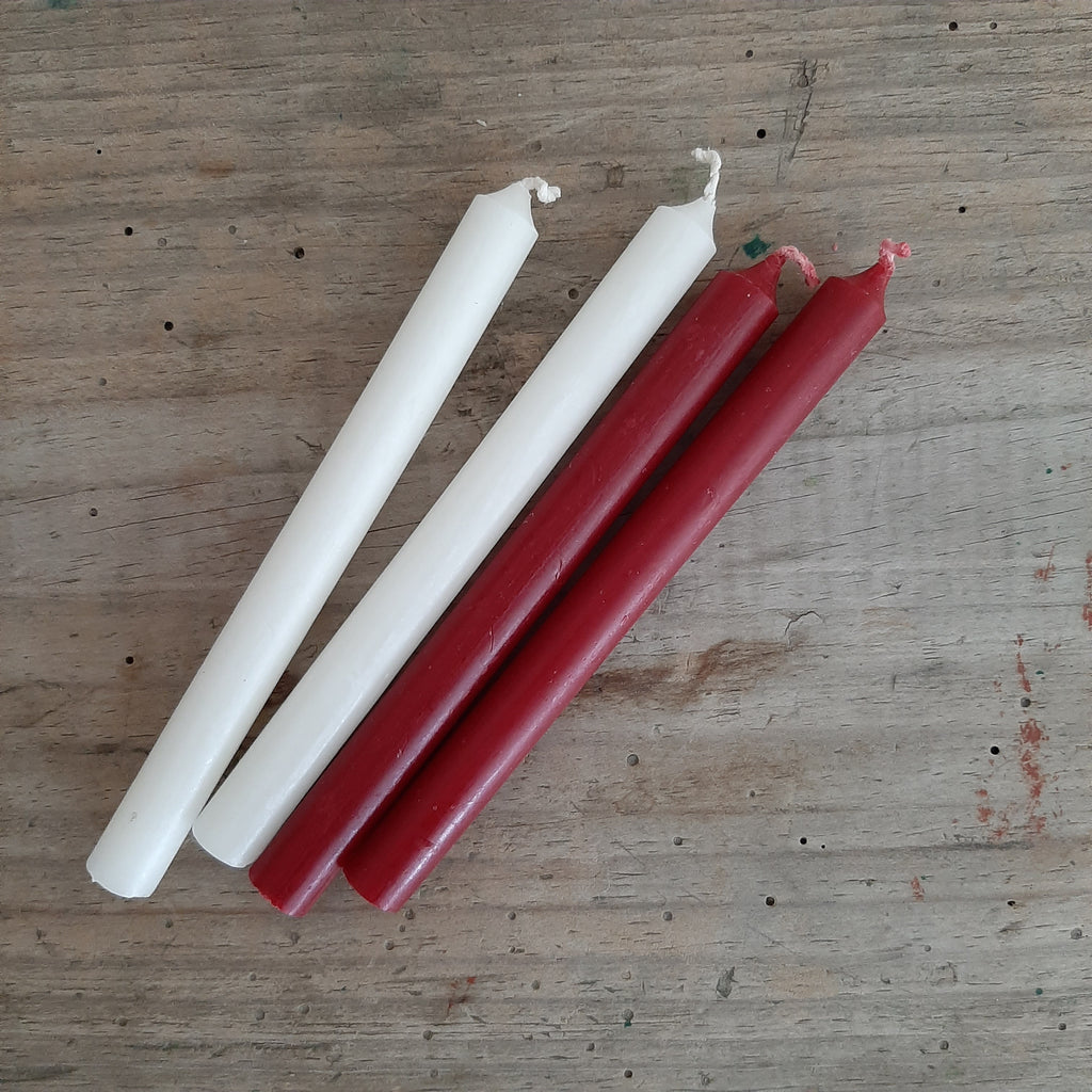 taper candle in white and red
