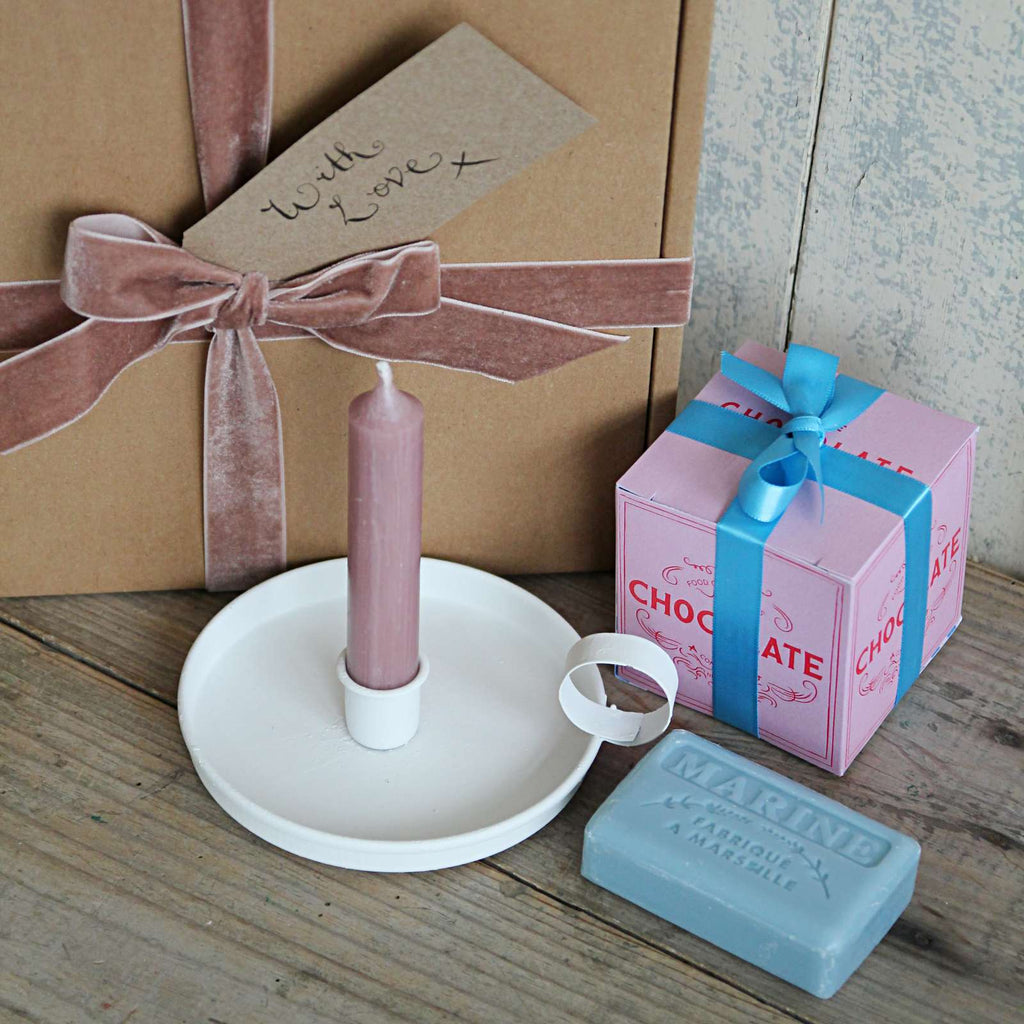 The 'Pink & Blue' Mother's Day Gift Box is a lovely way to treat your mum this Mother's Day! The perfect gift wrapped boxed gift