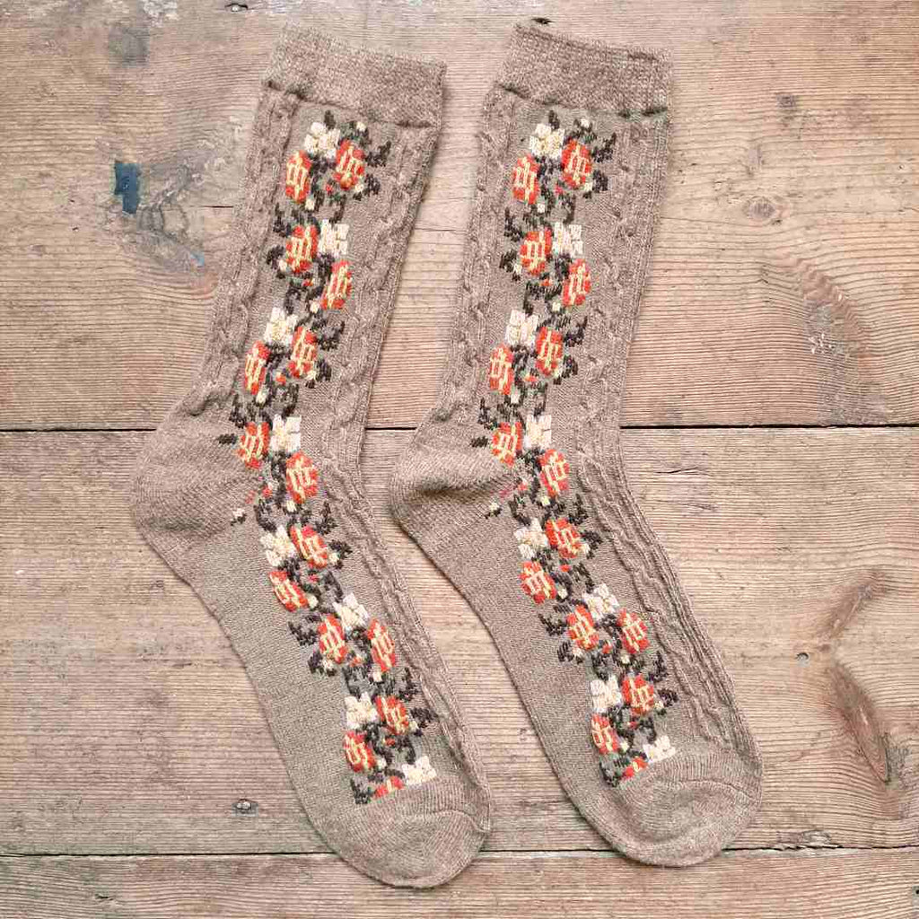 Nutmeg Floral Garland Socks